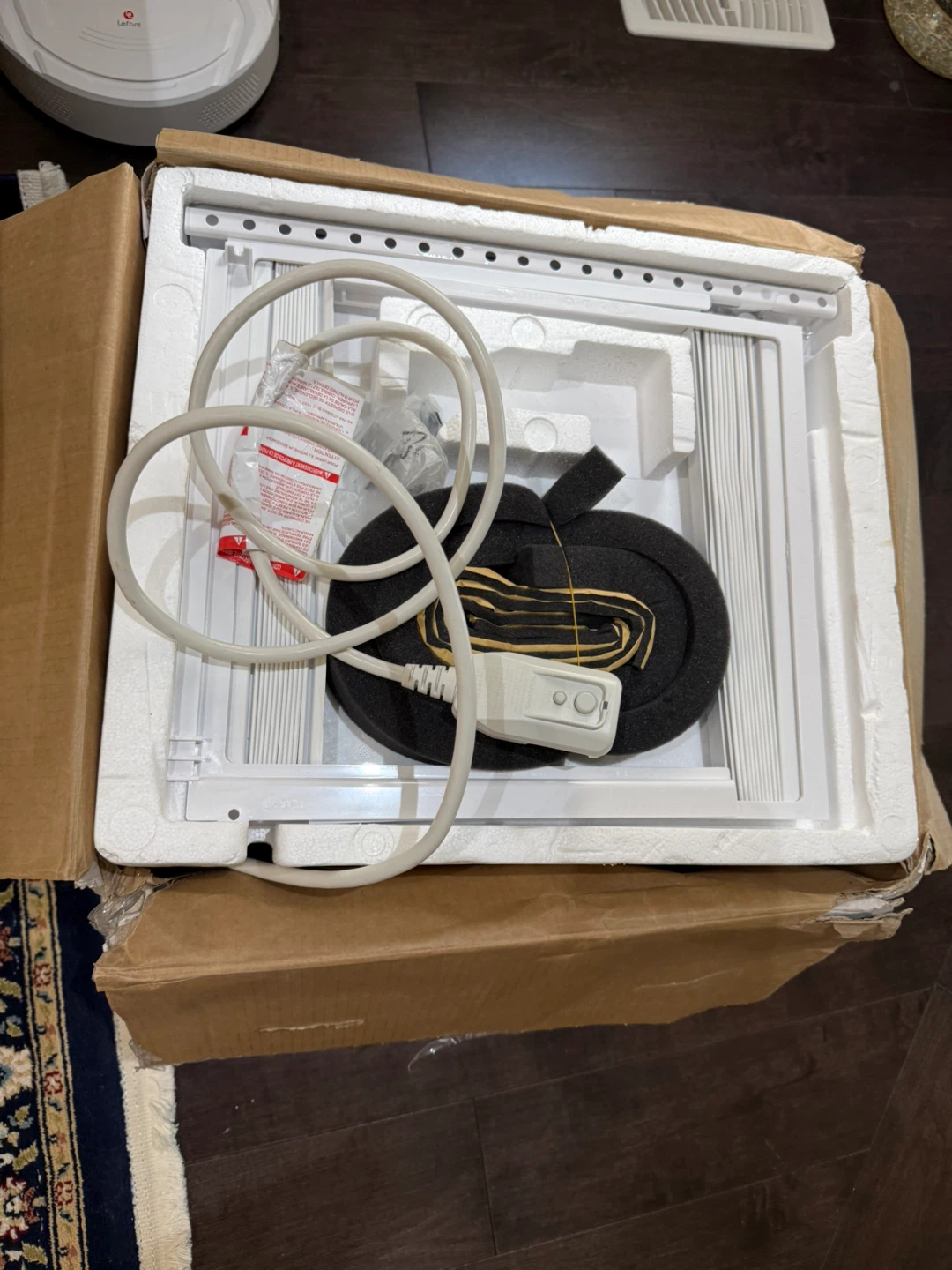 Midea 5,000 BTU Window Air Conditioner - photo 4