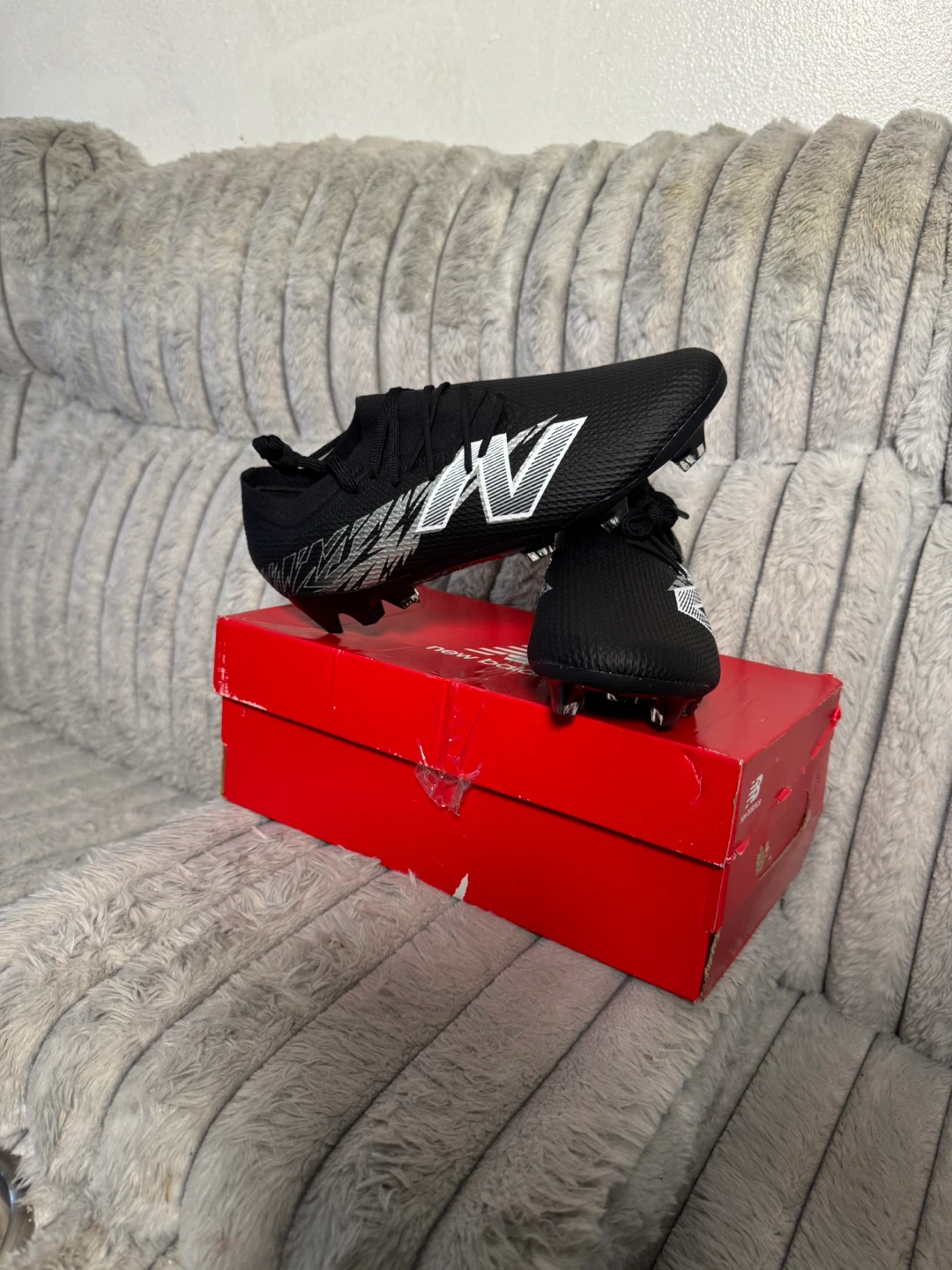New Balance Furon Team FC V8 Football Cleats