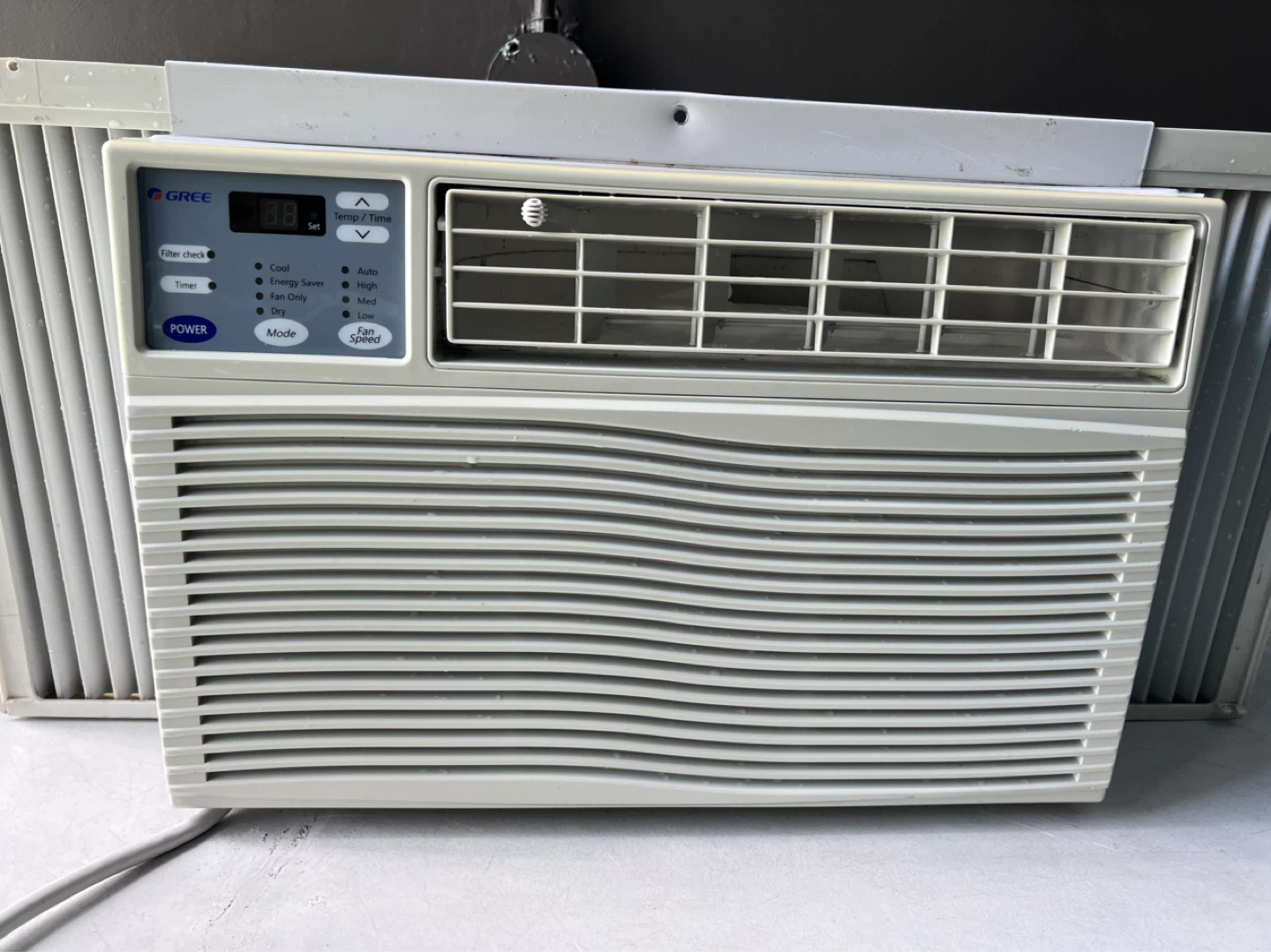 Gree Window Air Conditioner - photo 3