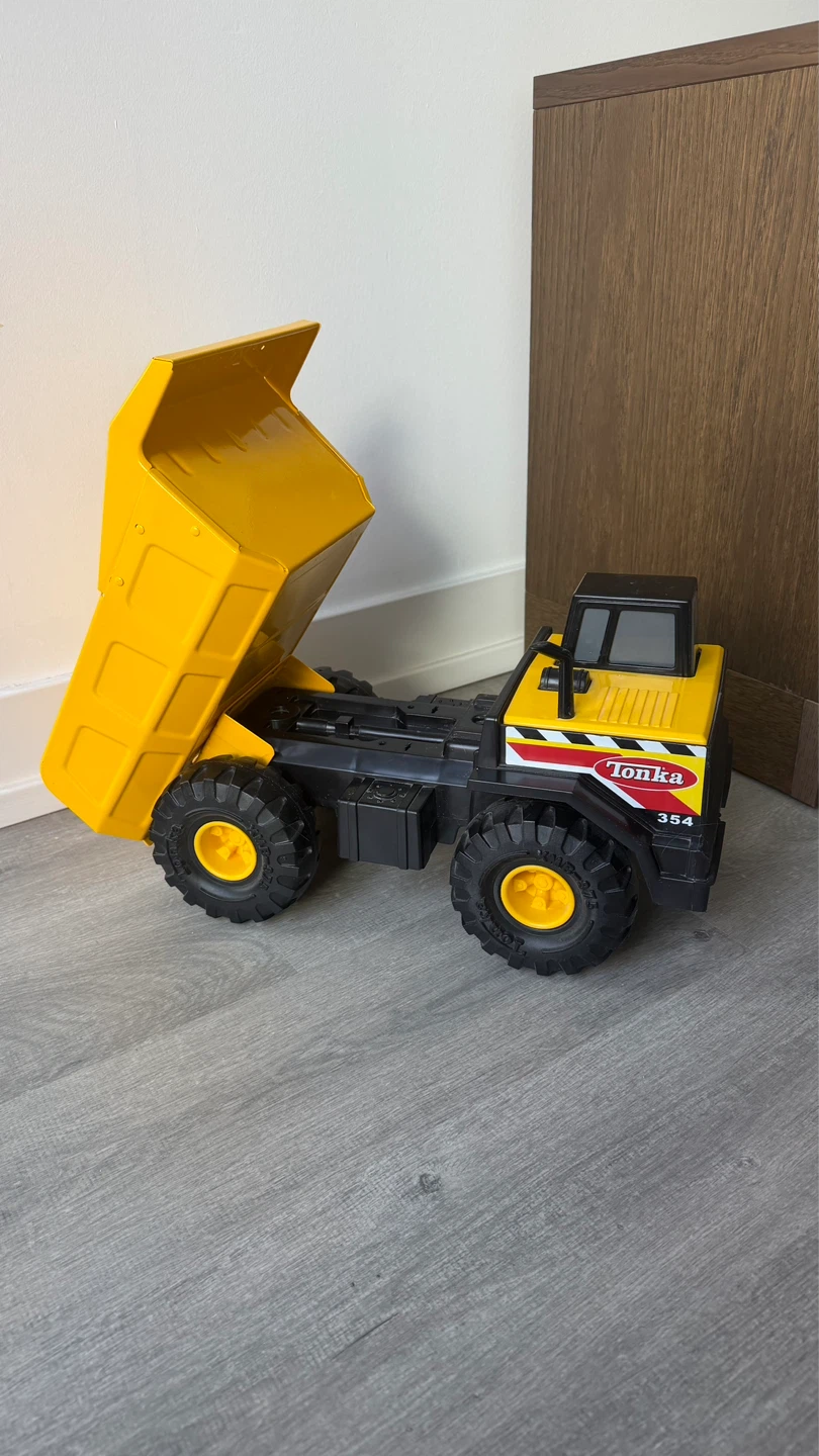 Classic Tonka Dump Truck Toy - photo 5