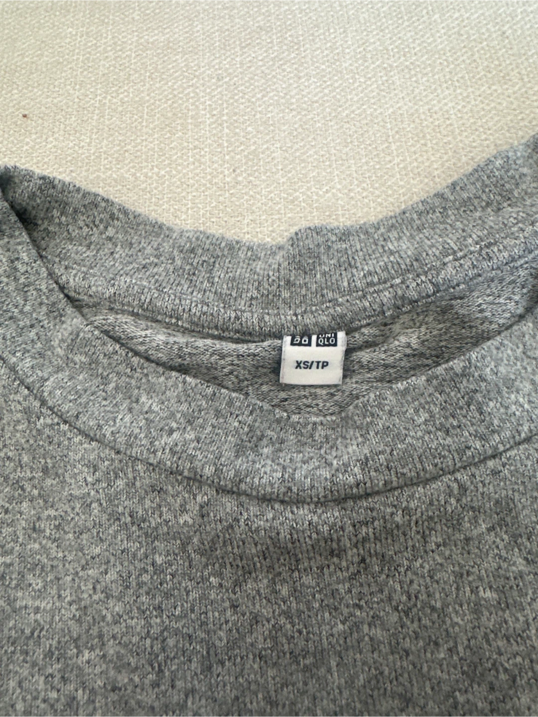 Uniqlo Grey Crew Neck Sweatshirt - photo 2