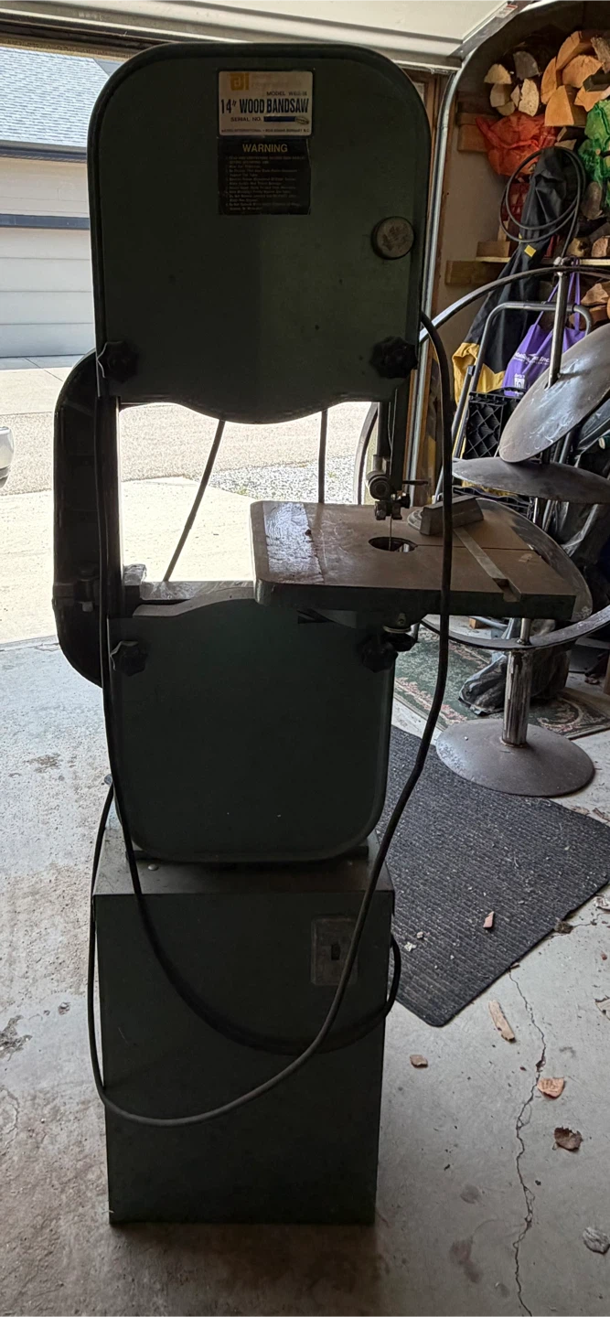Astro International 14" Wood Bandsaw - photo 4