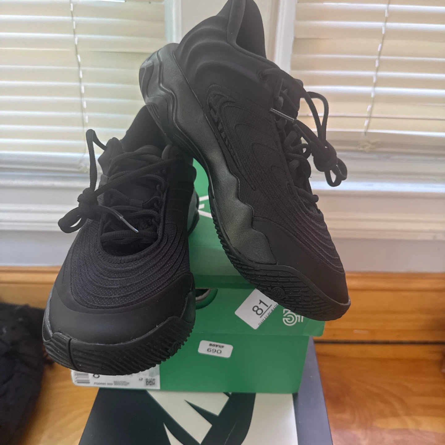 Nike Black Basketball Shoes Size 8 - photo 3
