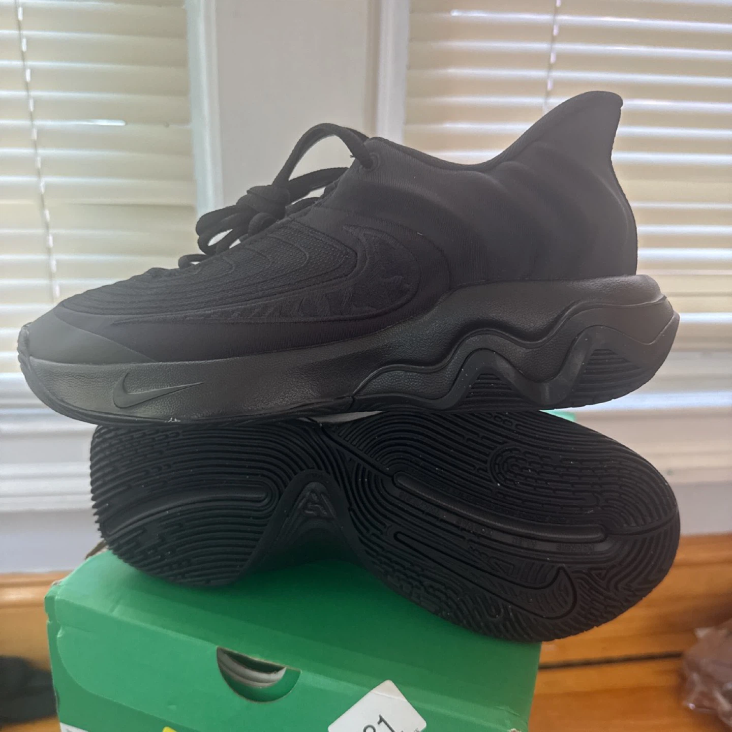 Nike Black Basketball Shoes Size 8 - photo 2