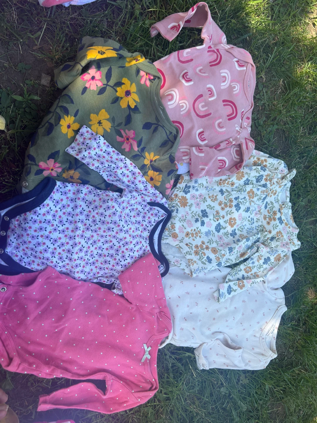 Girls 3/6m top, onesies & sweater - photo 2