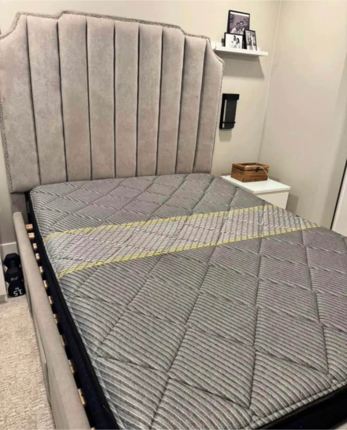 Queen bed - photo 2