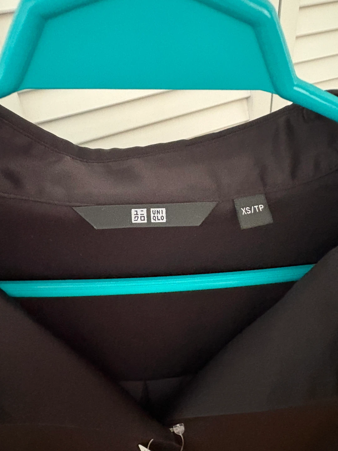 Uniqlo Satin Woman Blouse (Black) - photo 2