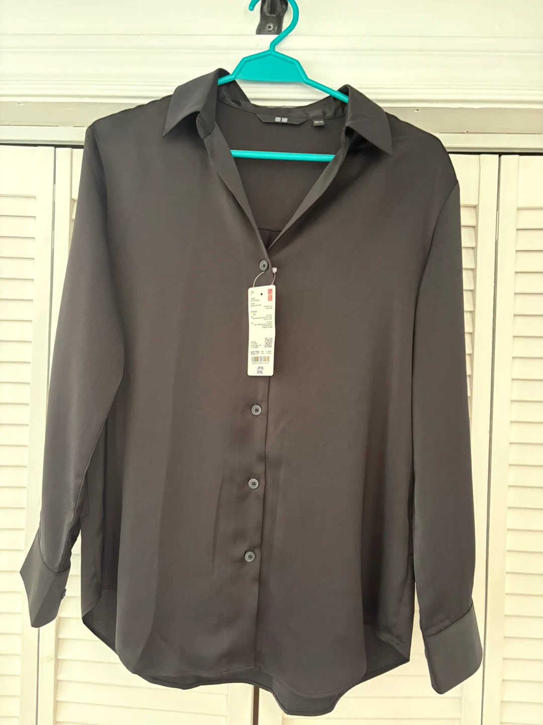 Uniqlo Satin Woman Blouse (Black)