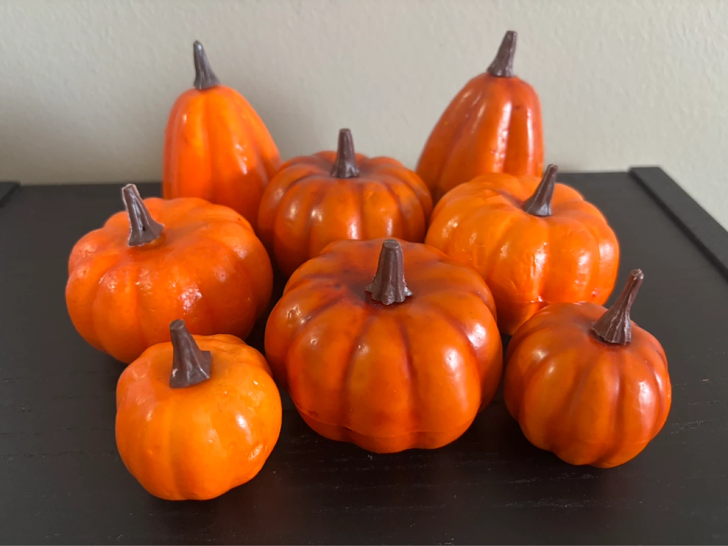 Set of 8 Decorative Small Pumpkins