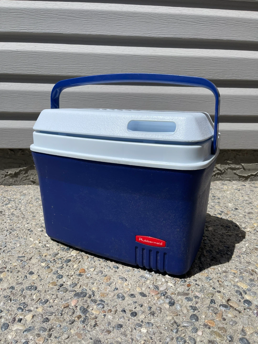 Rubbermaid Cooler
