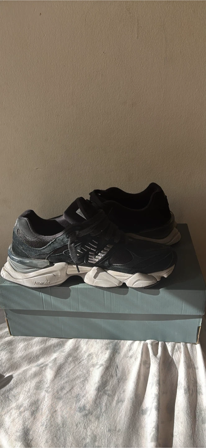 New Balance 9060 Black Sneakers
