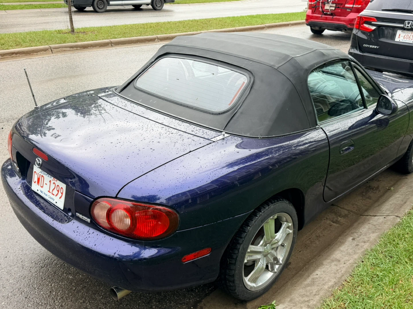 Mazda Miata Convertible - photo 5