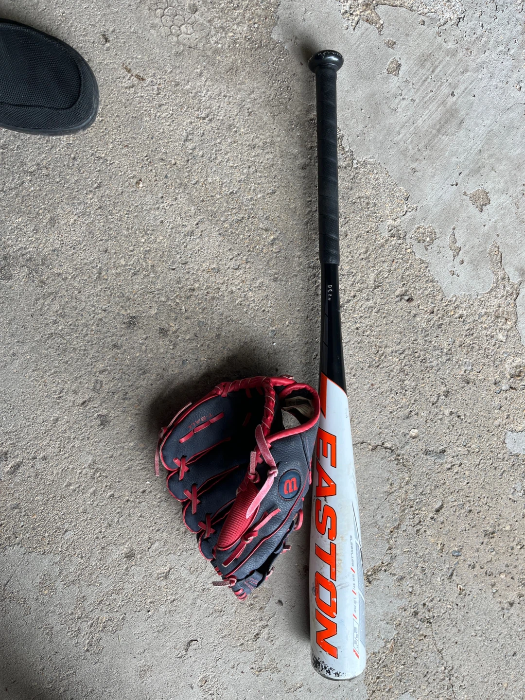 Youth Baseball Bat & Glove Bundle – Perfect for 11U / 13U