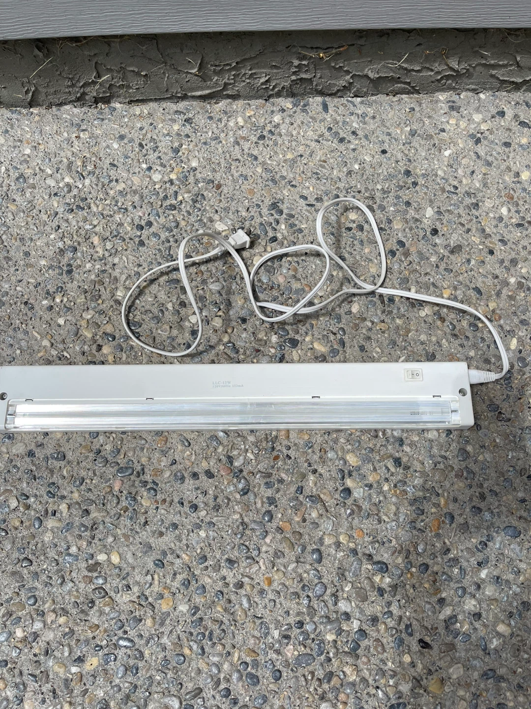 Under Cabinet Fluorescent Light Fixture