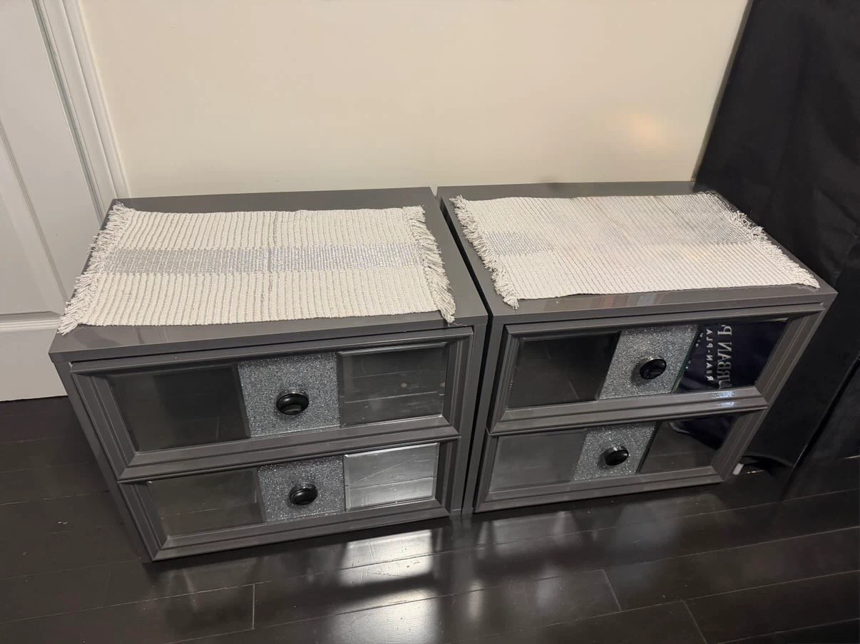 Set of 2 Grey Mirrored Nightstands with 2 Drawers