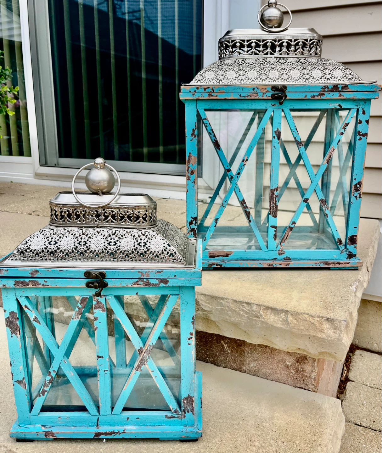 PAIR OF PRETTY BLUE LANTERNS