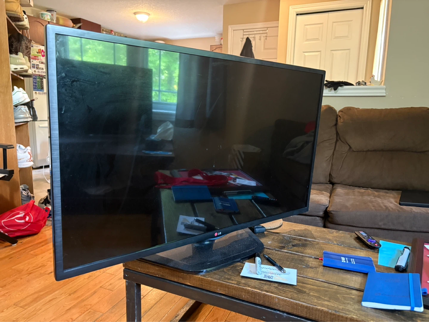 LG 42LN5700 42" LED TV - photo 2