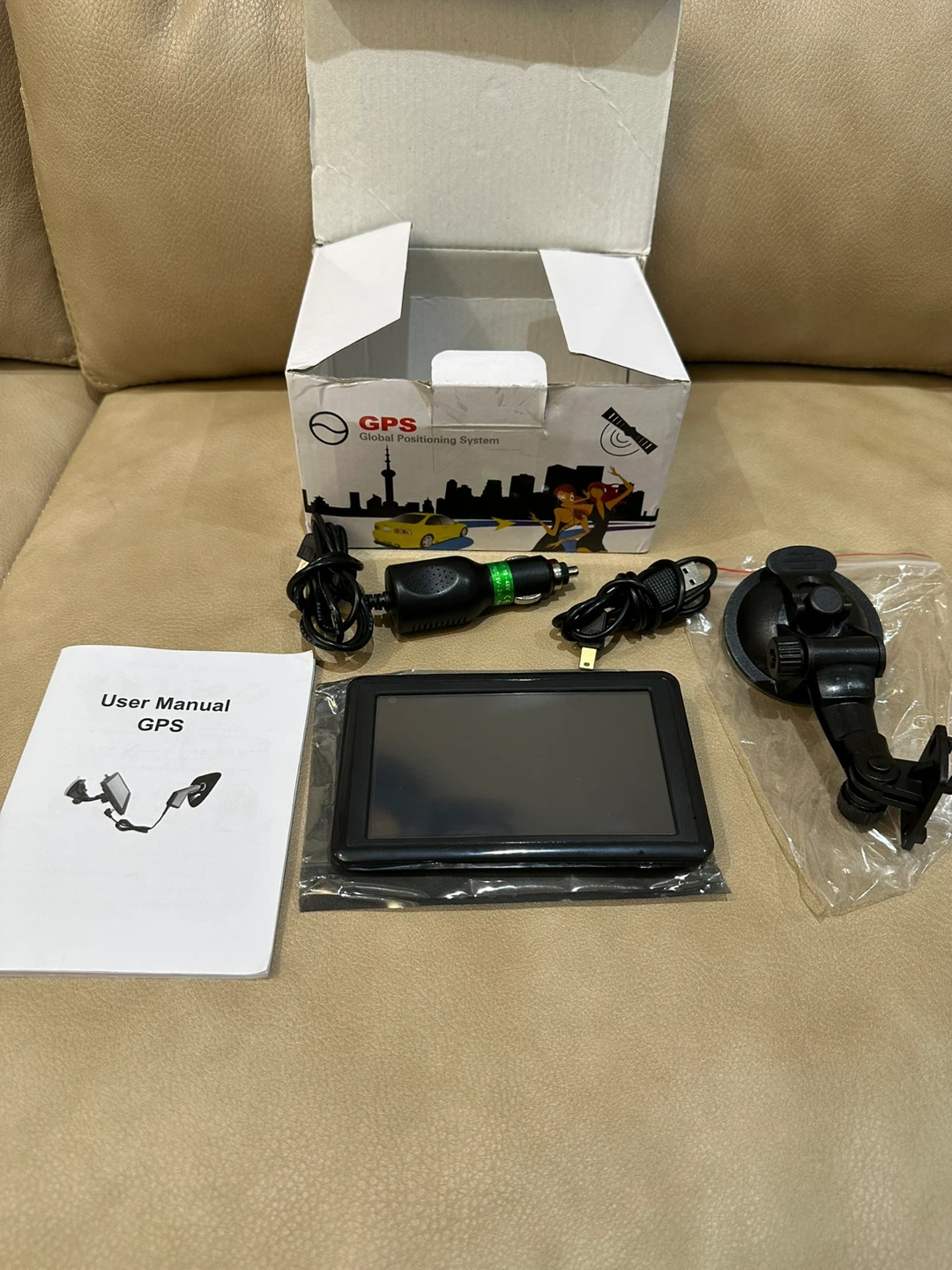 New 7" GPS Navigation Device (Canada & USA Maps) - photo 3