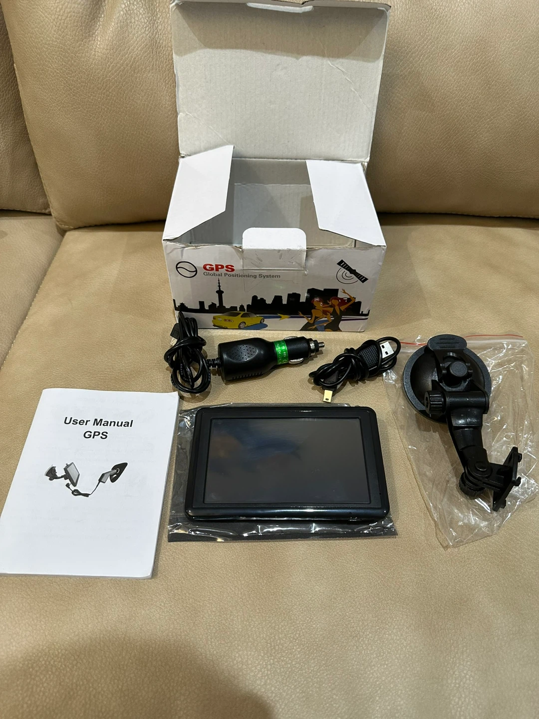 New 7" GPS Navigation Device (Canada & USA Maps) - photo 2