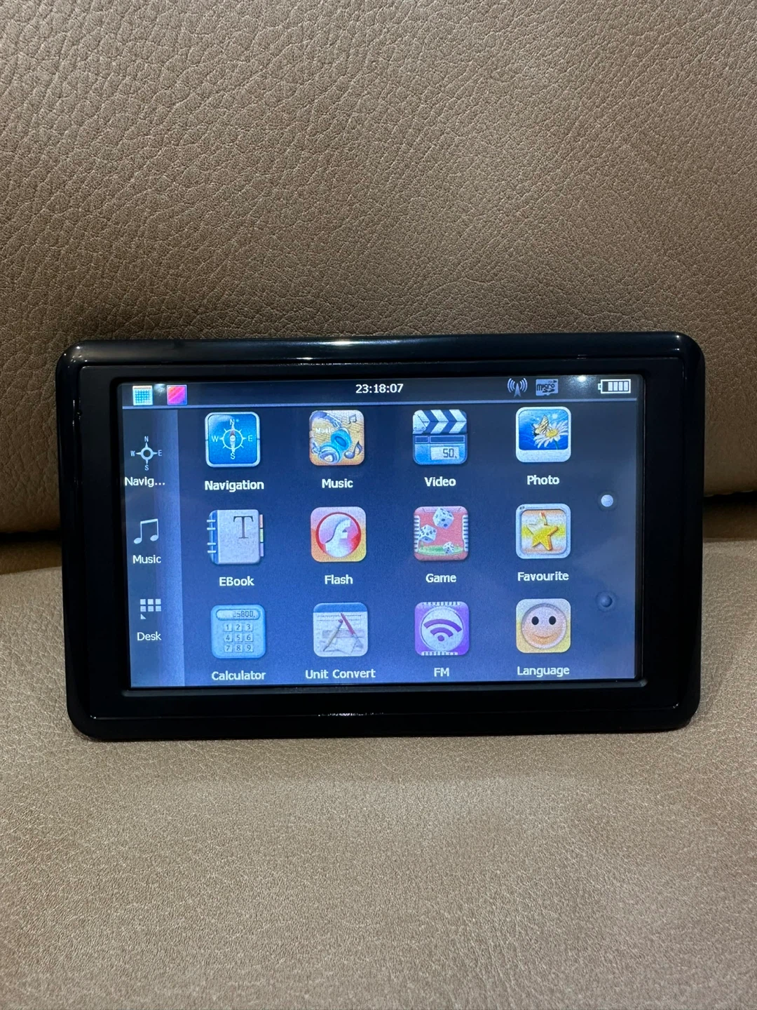 New 7" GPS Navigation Device (Canada & USA Maps)