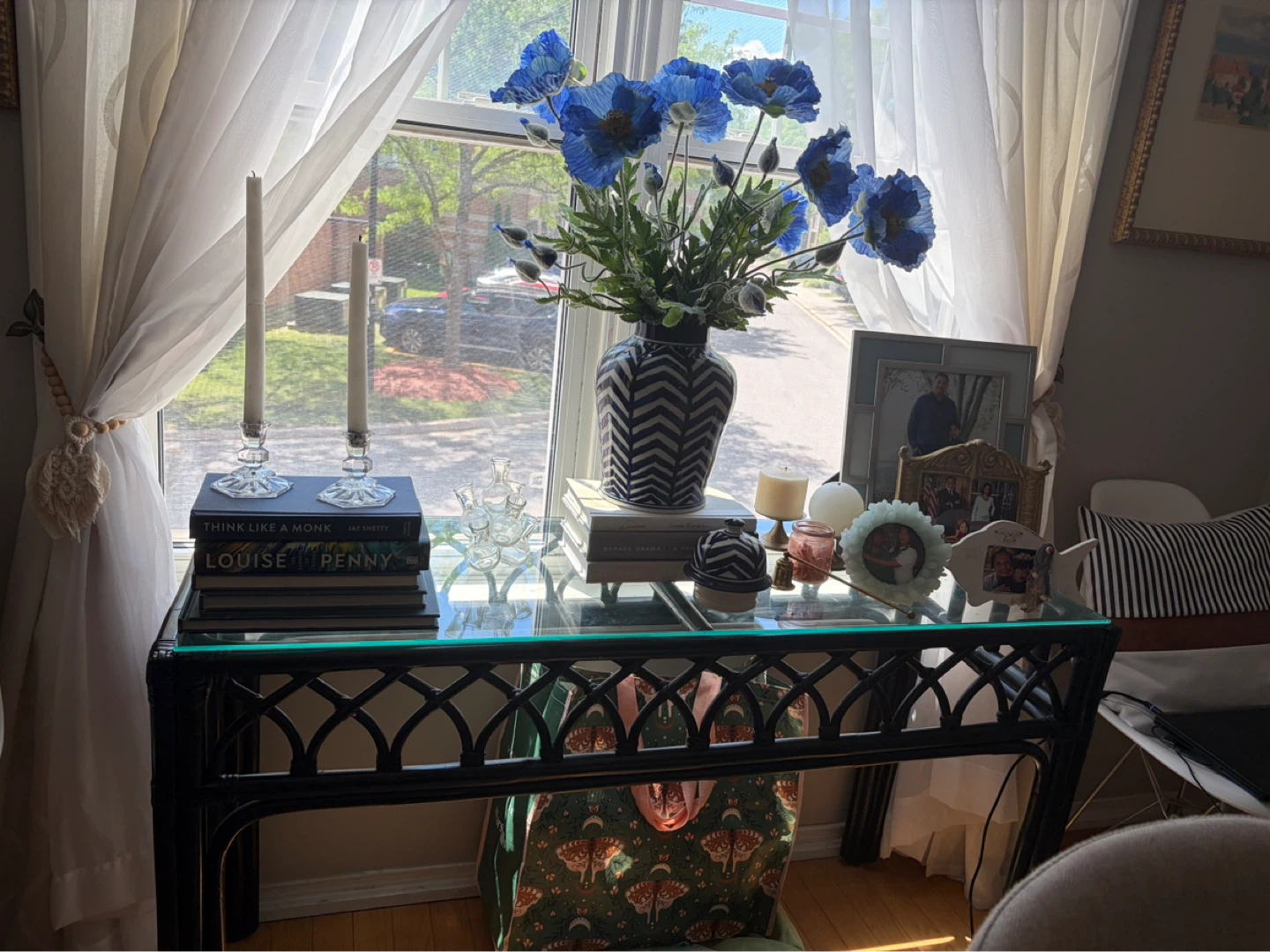 Console table - photo 2