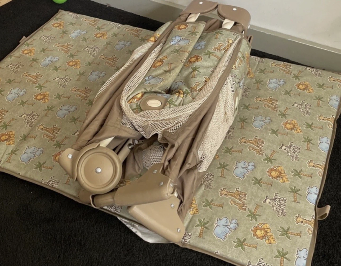 Graco Pack 'n Play Portable Playard - photo 4