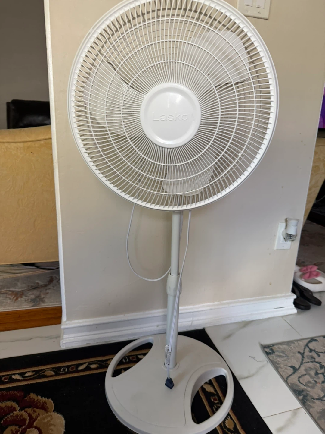 2 Lasko White Pedestal Fan - photo 3