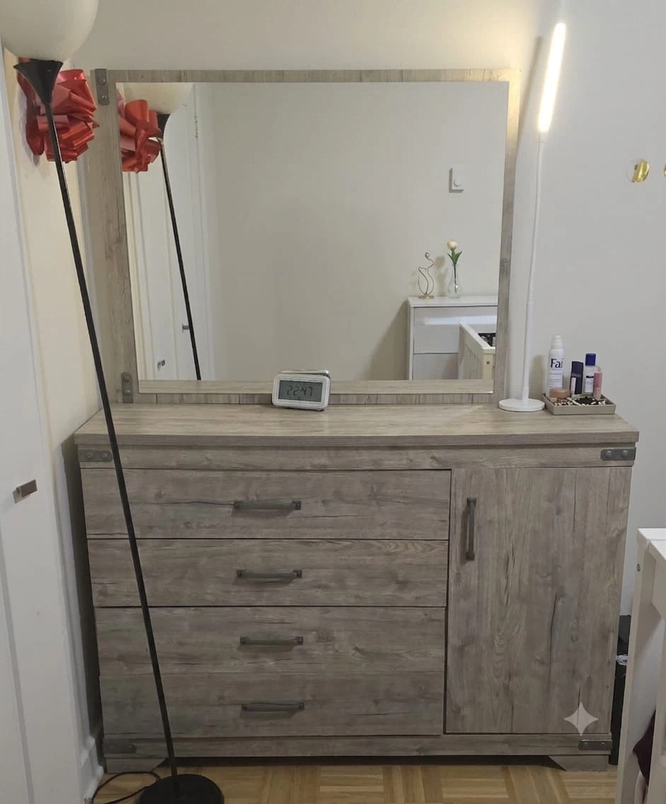 Leon’s Dresser & Mirror