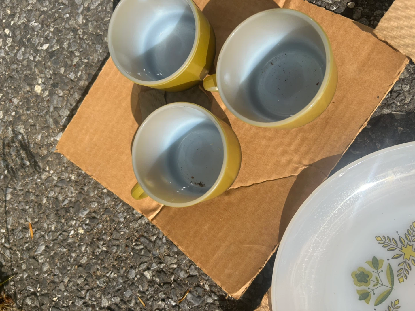 Vintage Pyrex Daisy Pattern Dinnerware Set - photo 4