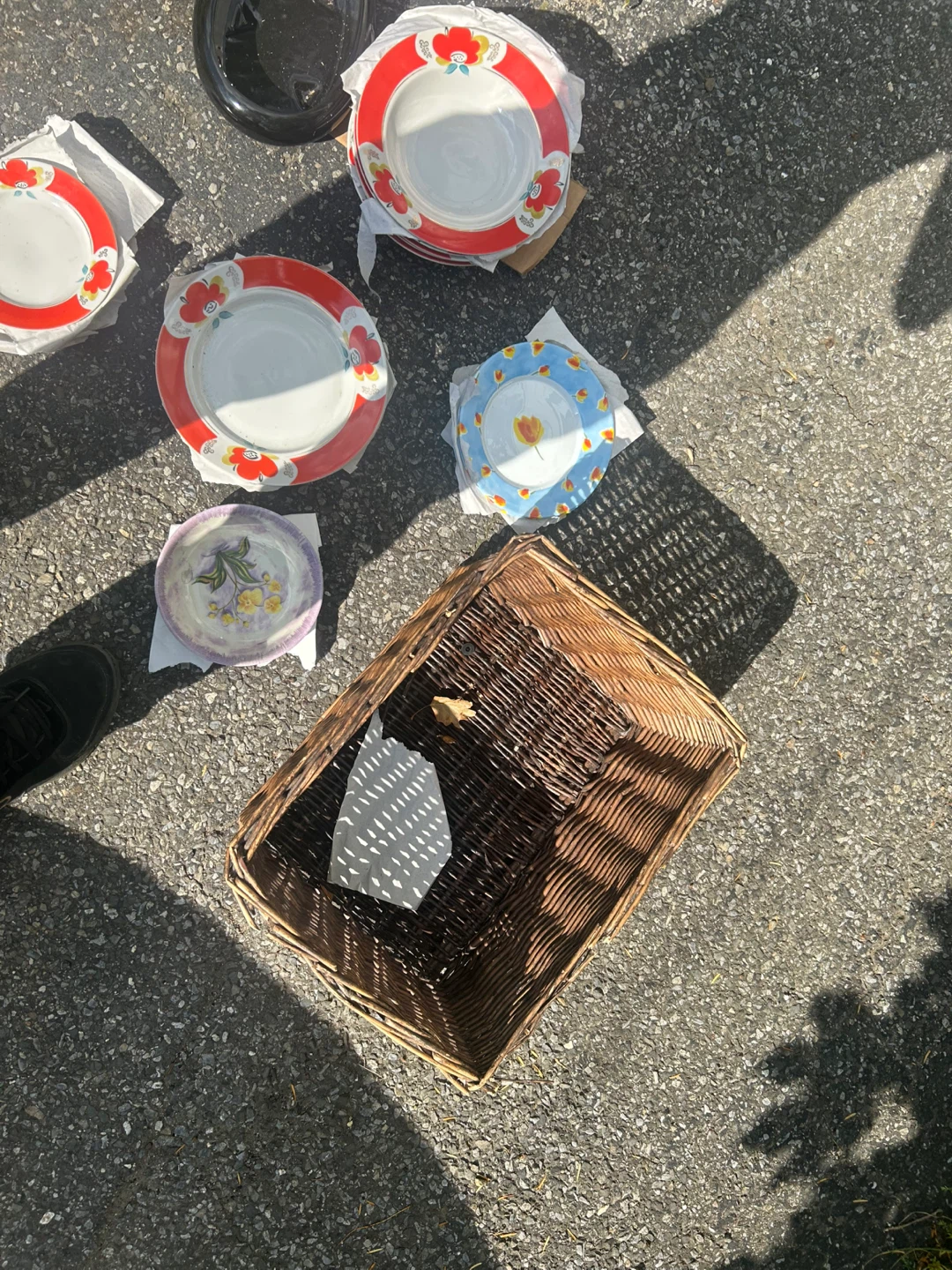 Mixed Plates and Serving Dish Set - photo 4