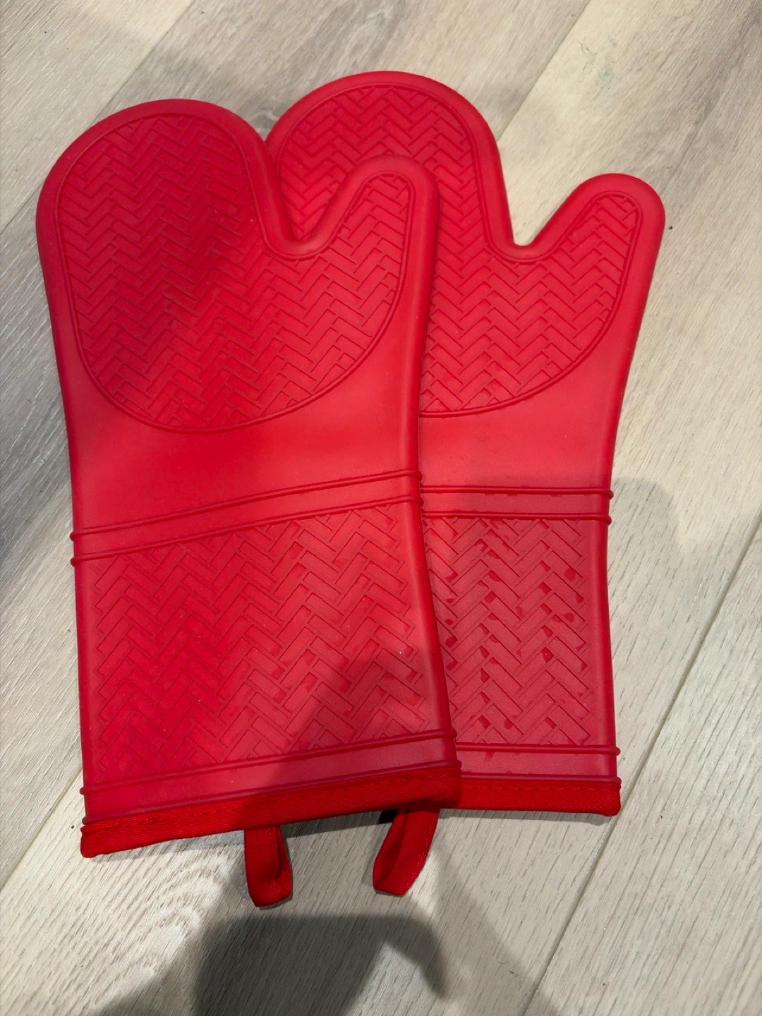 Red Silicone Oven Mitts