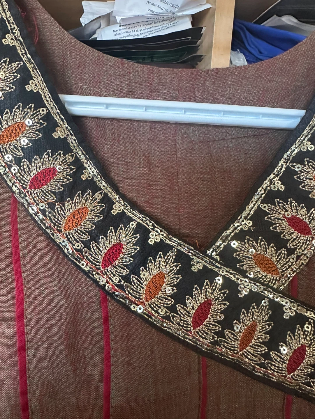 Brown Kurti with Red Stripes and Embroidered Neckline Size M - photo 3