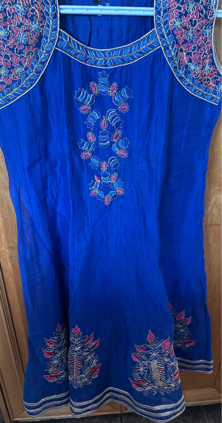 Blue Embroidered Kurti Size 36