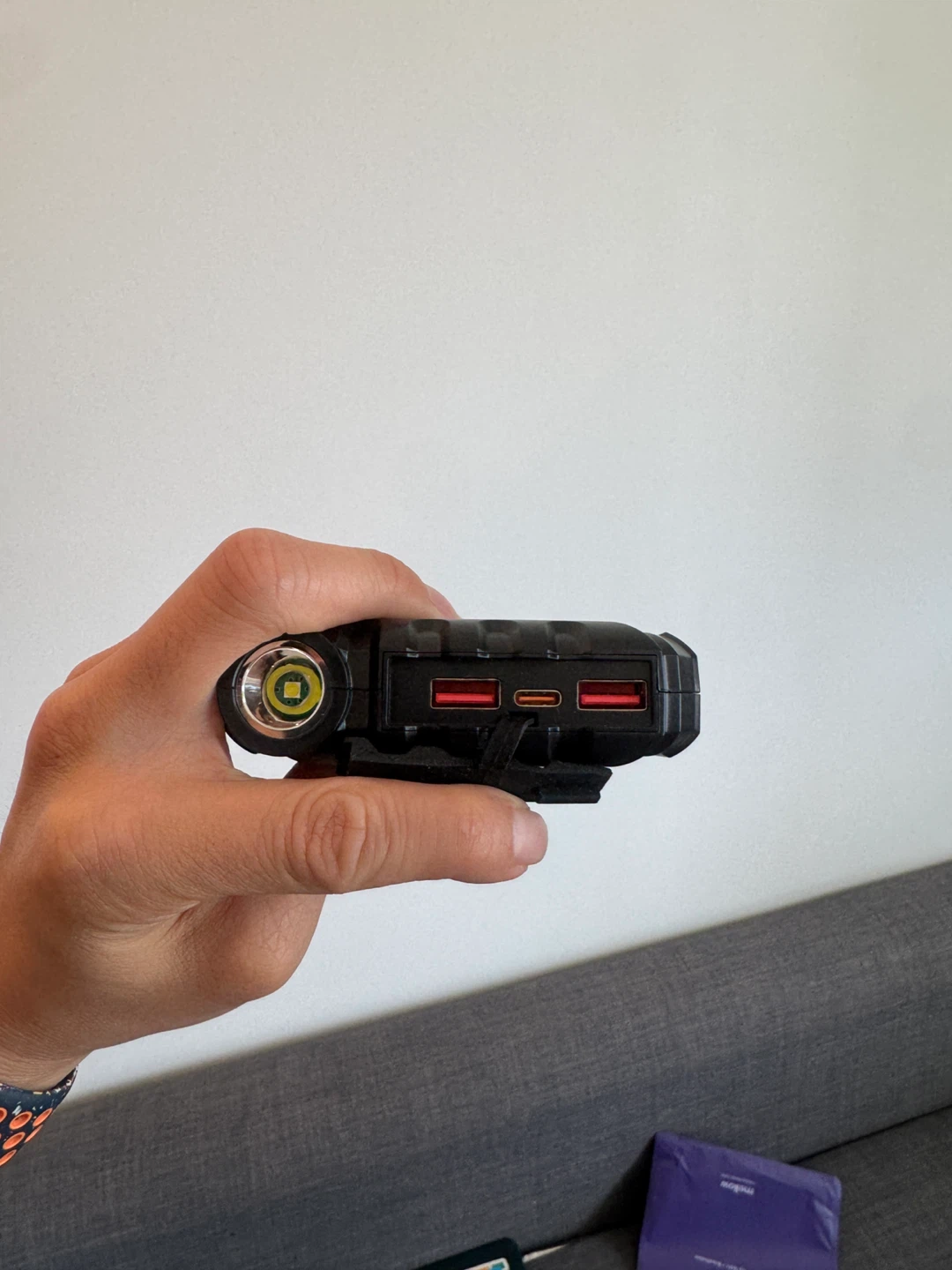 Rugged Solar Power Bank with Flashlight 4280 MaH - photo 5