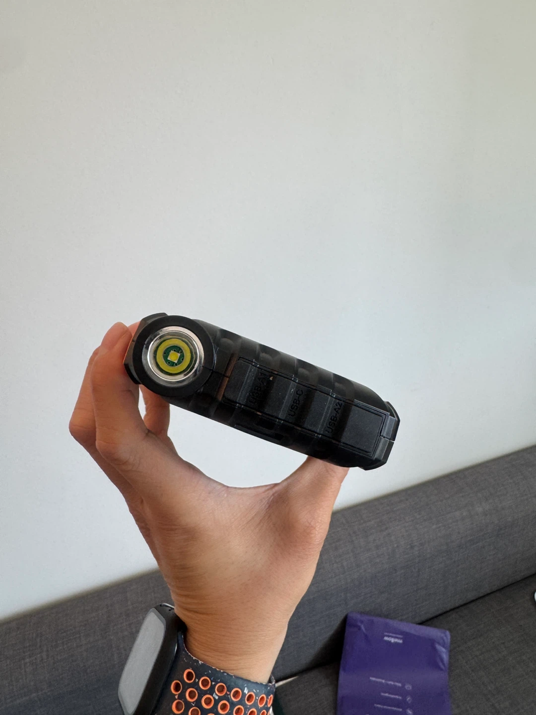 Rugged Solar Power Bank with Flashlight 4280 MaH - photo 3