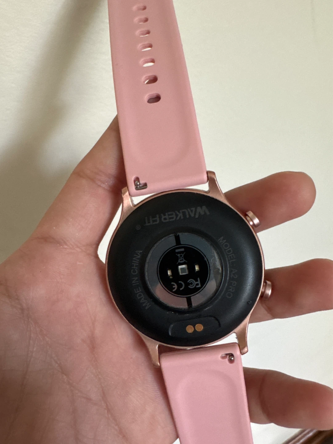 Walker fit smartwatch in pink