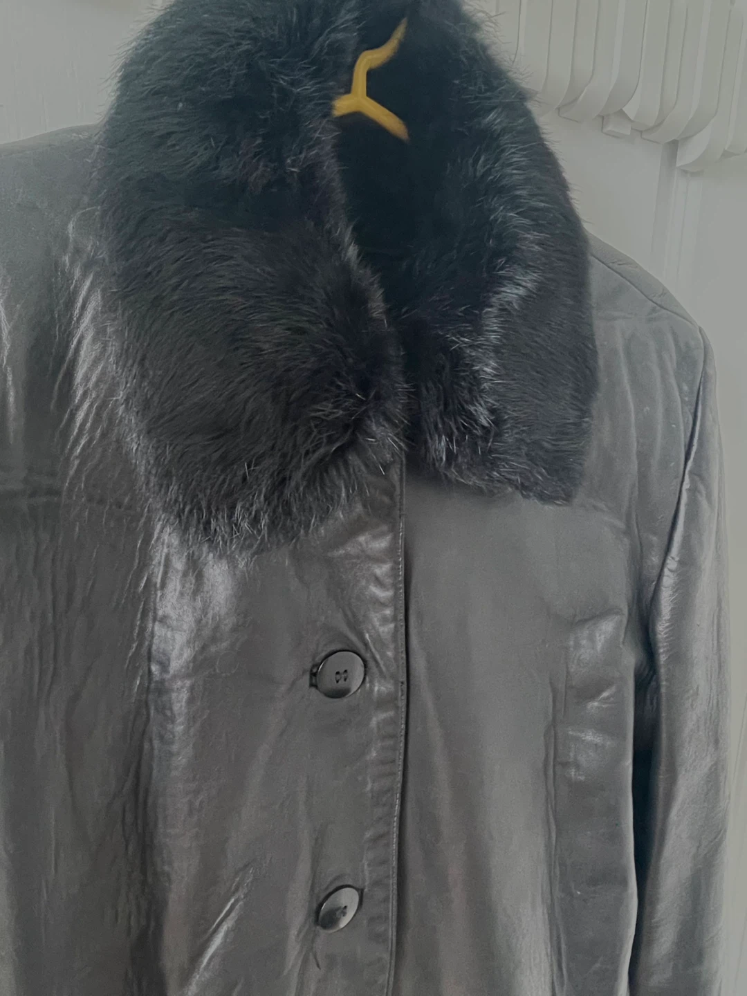 Women’s Danier Black Leather Coat with Fur Collar - photo 3