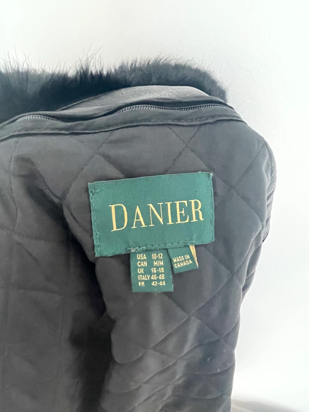 Women’s Danier Black Leather Coat with Fur Collar - photo 4