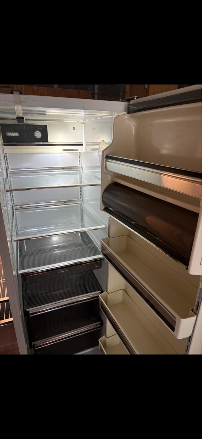White Side-by-Side Refrigerator (GE) - photo 3