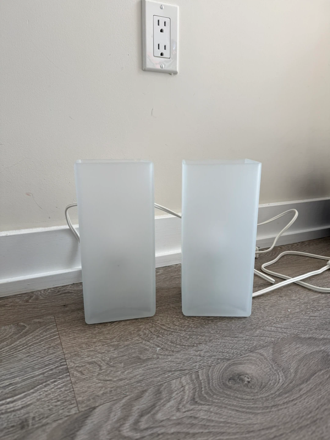 IKEA GRÖNLÖ Table Lamps - Frosted Glass White - photo 2