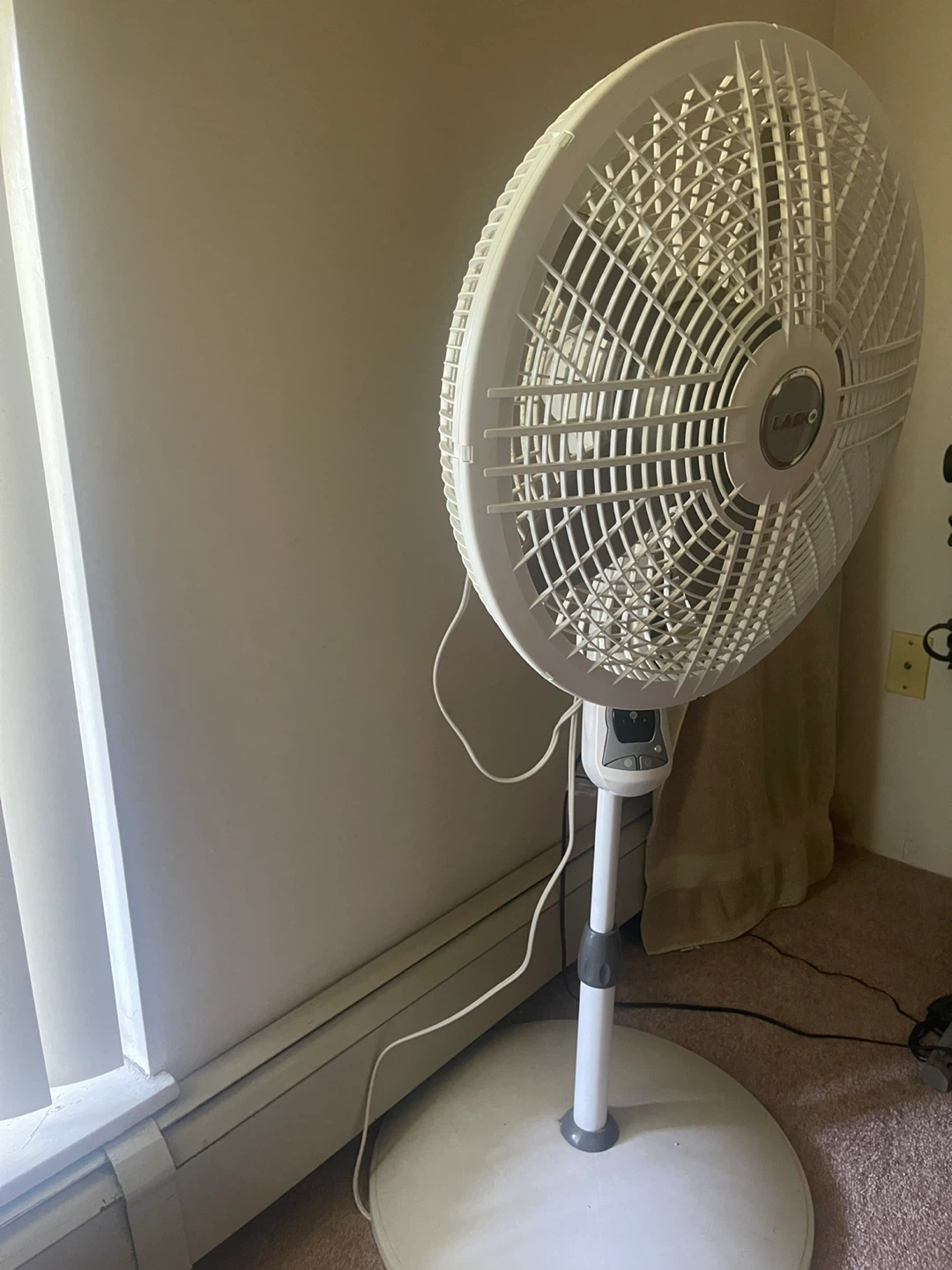 Lasko Pedestal Fan with remote controll