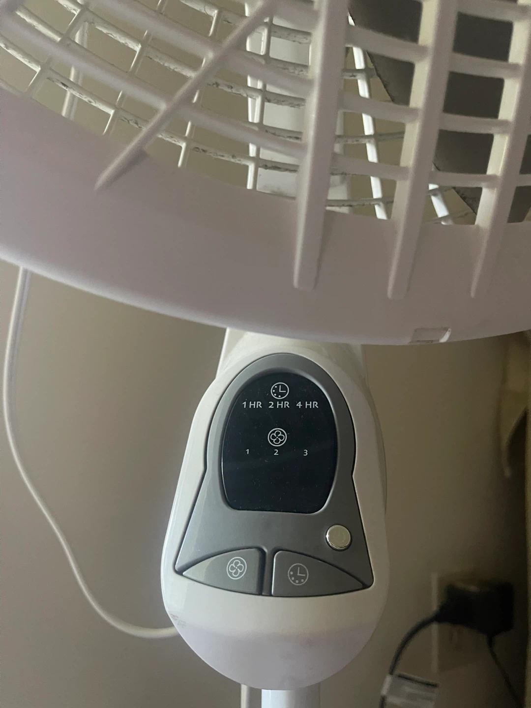 Lasko Pedestal Fan with remote controll - photo 2