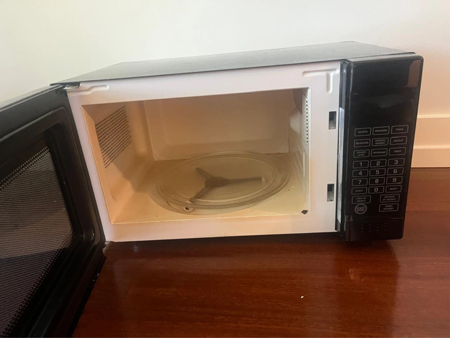 Black GE Microwave Oven - photo 3