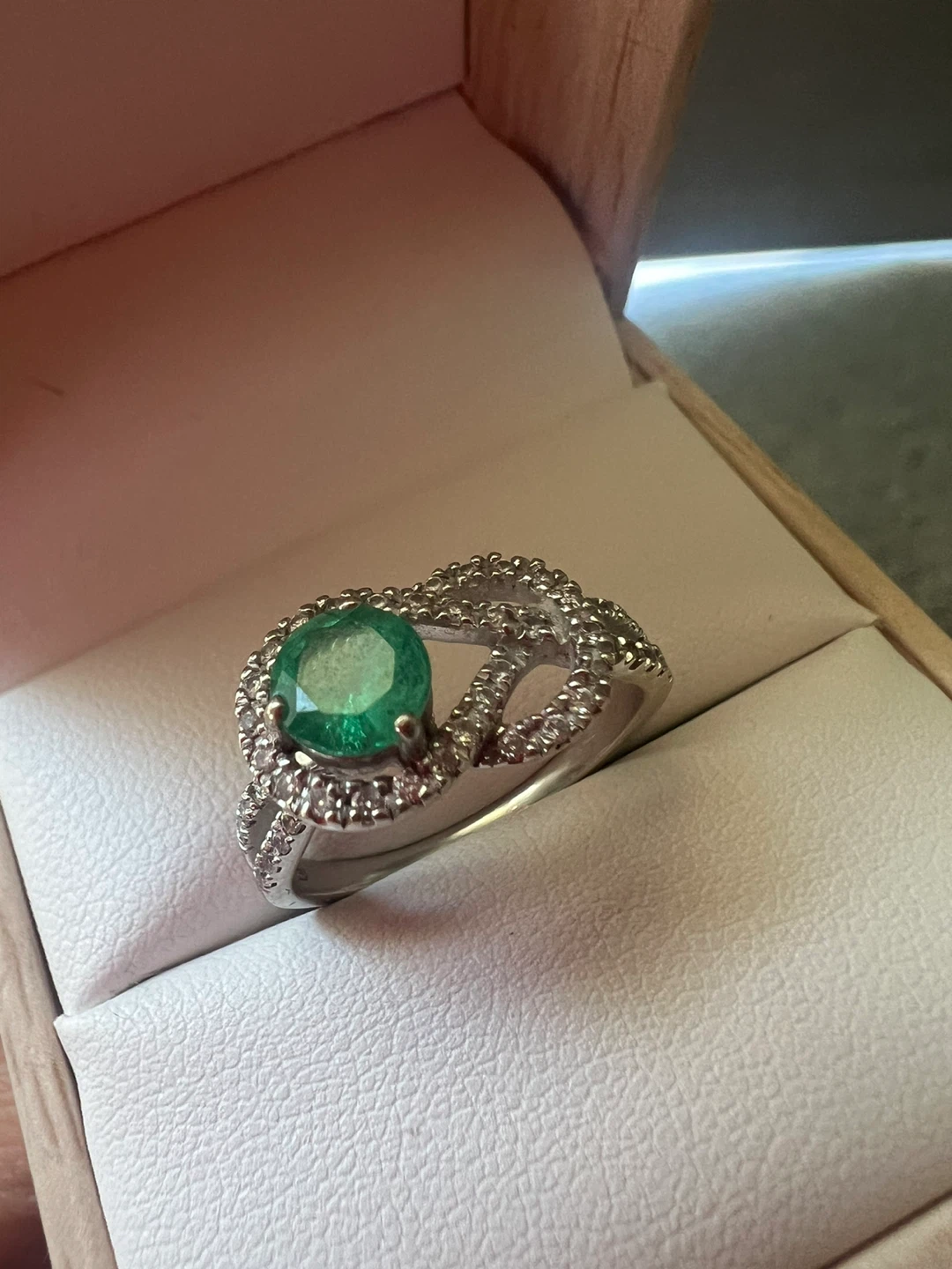 14k Gold Emerald and Diamond Ring - photo 3