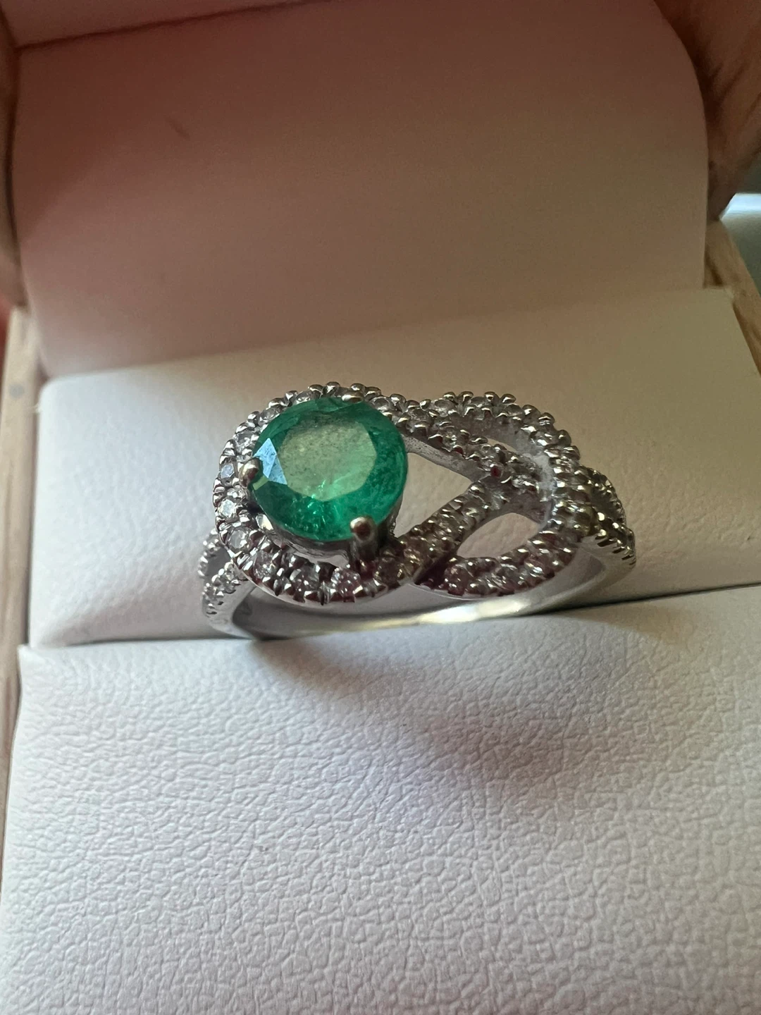 14k Gold Emerald and Diamond Ring - photo 4