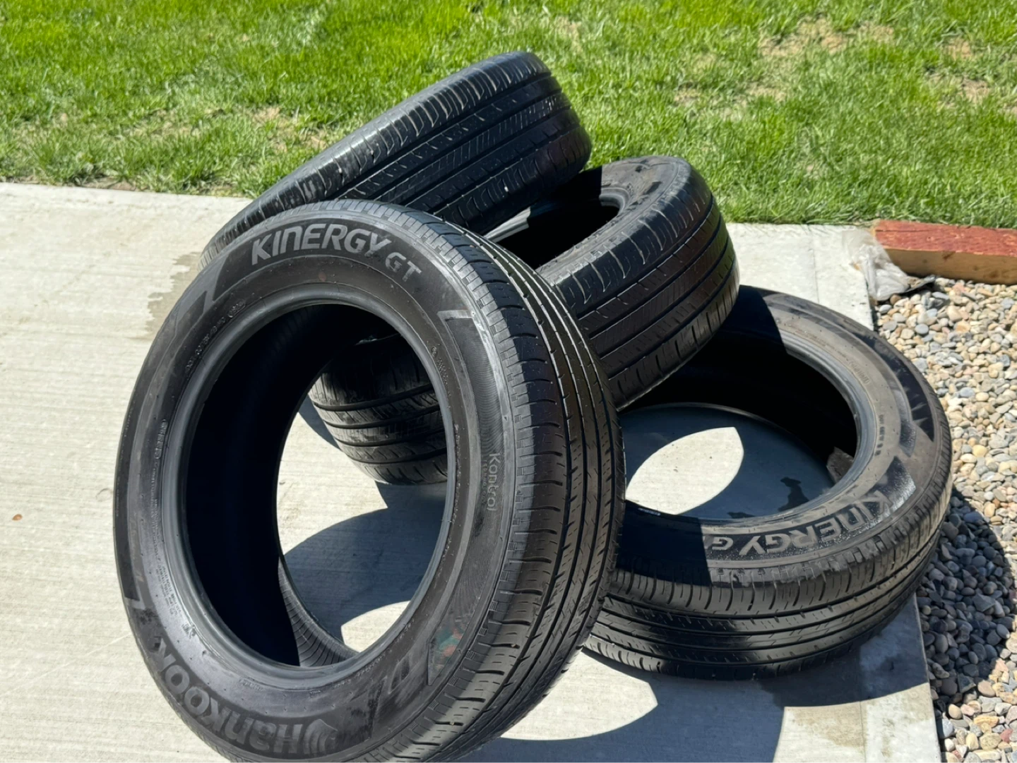Hankook Kinergy GT Tires - Set of 4 - 23560R18