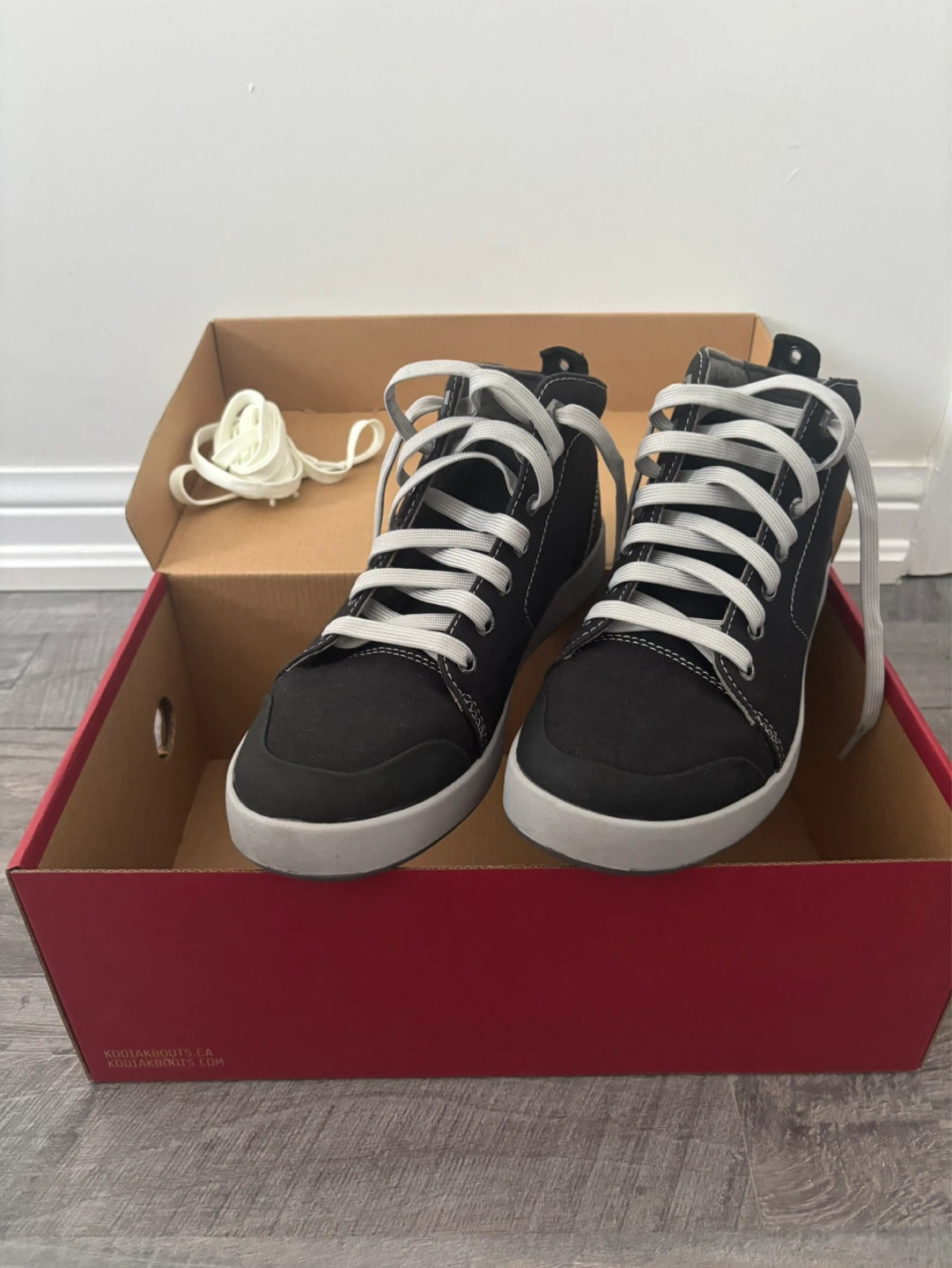 Kodiak Georgian Sneaker Black Size 7