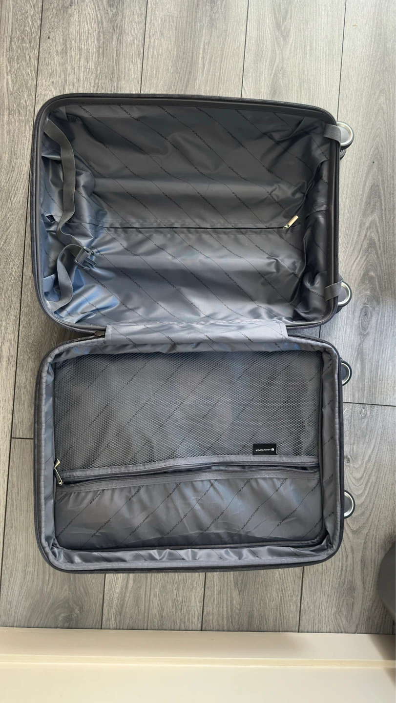 Carry on bag - TSA lock - used once - in great condition - photo 5