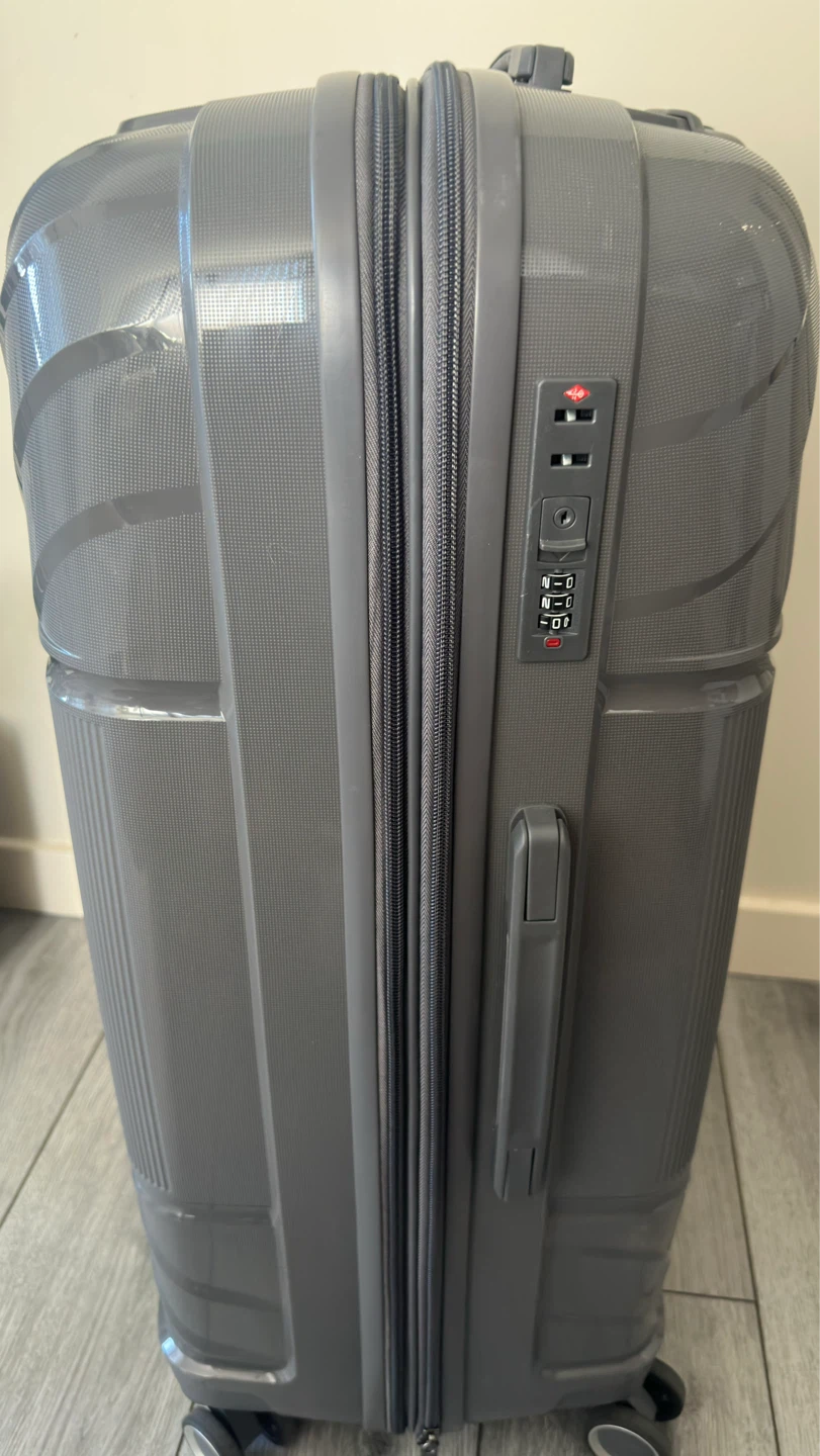 Grey Hardshell Luggage - TSA lock - photo 2
