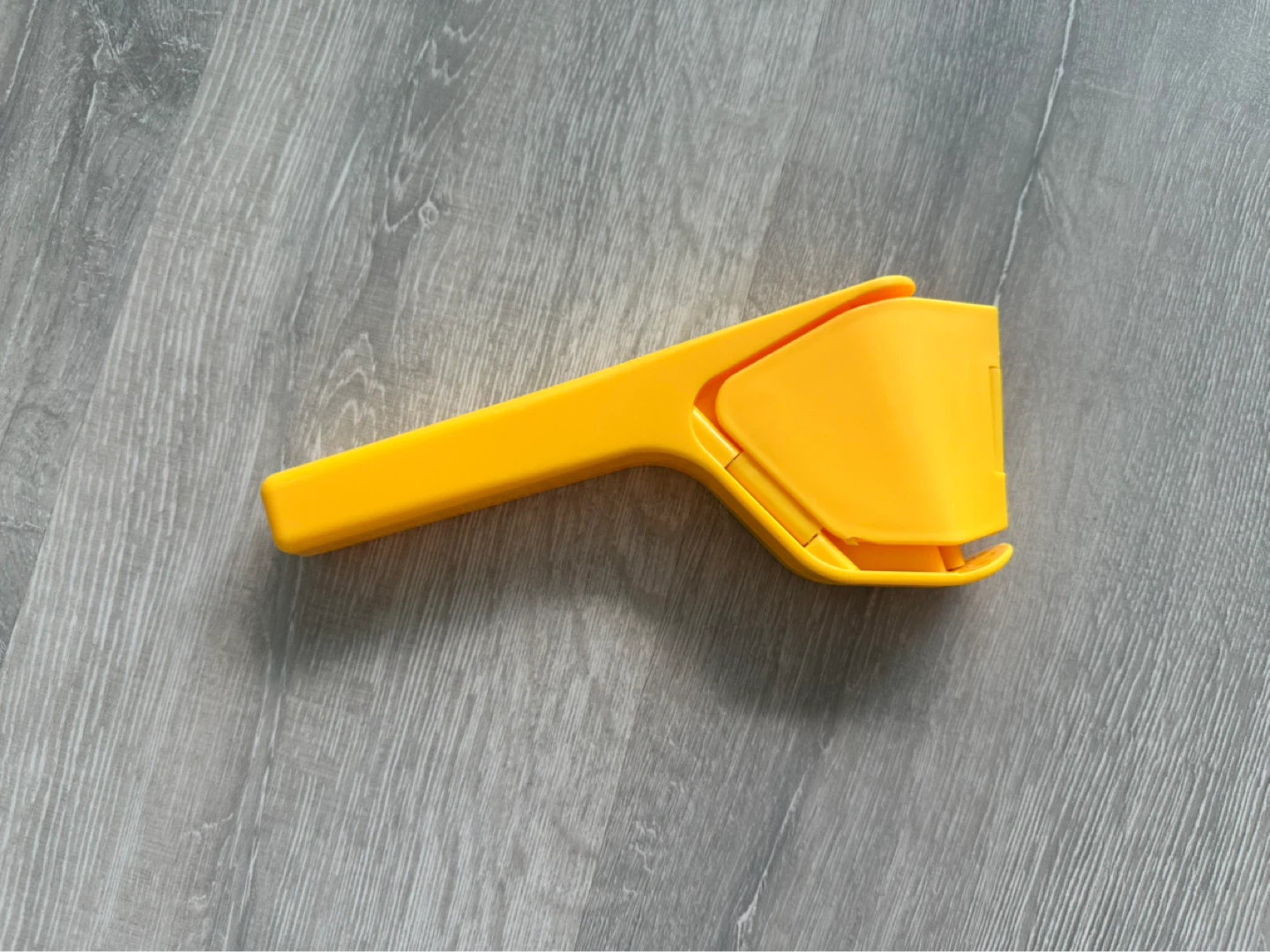 Yellow Citrus Juicer - photo 3